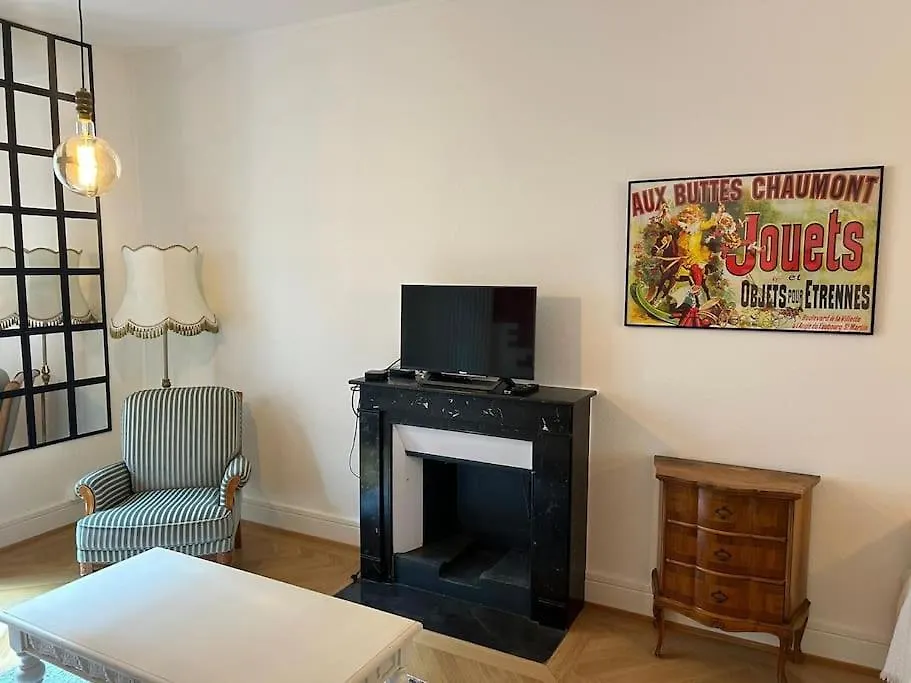 Celui Qui Est Au Centre Apartment Geneva